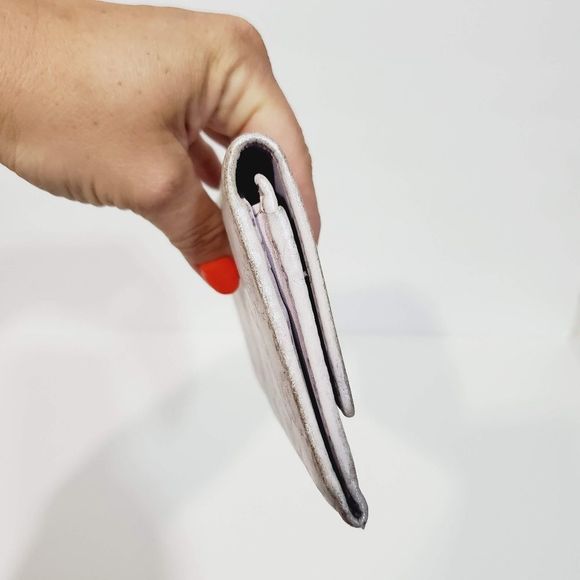 GUCCI  Authentic metallic GG leather large wallet - Picture 8 of 17